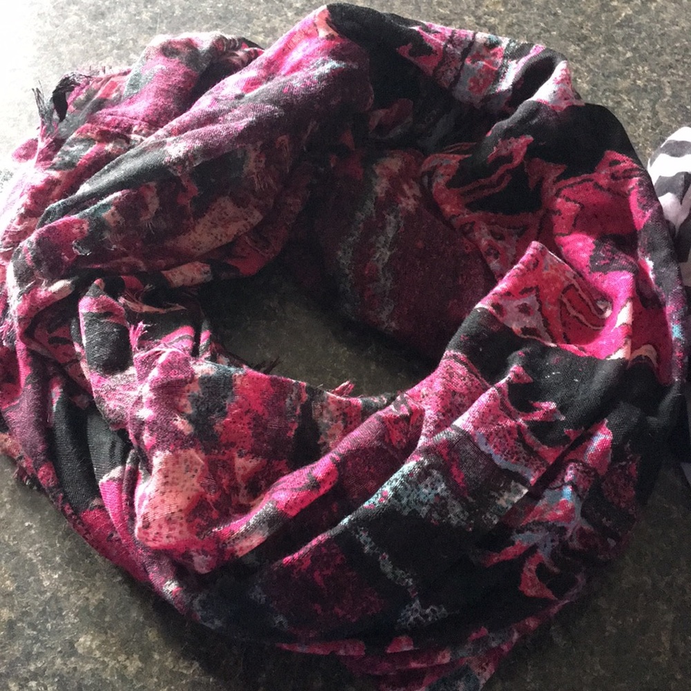 Scarves - Picture 2 of 7